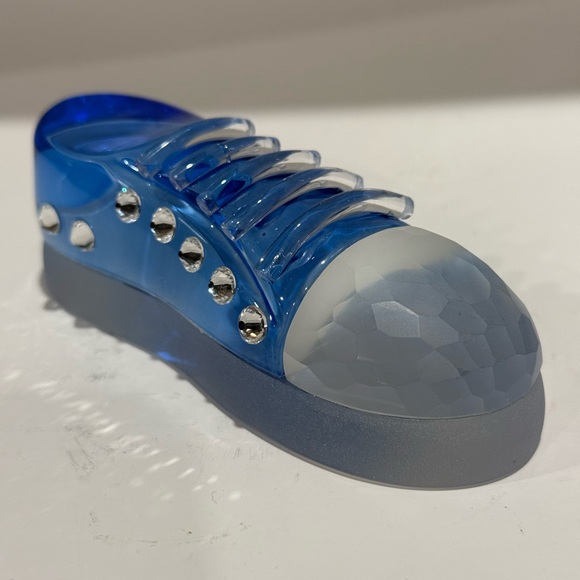 Simon Designs SD blue frosted crystal sneaker paperweight - Picture 4 of 4